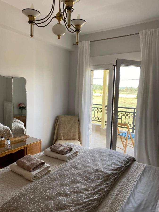 Polys Apartment And Paraskevi Studio With View Ptolemaida Esterno foto