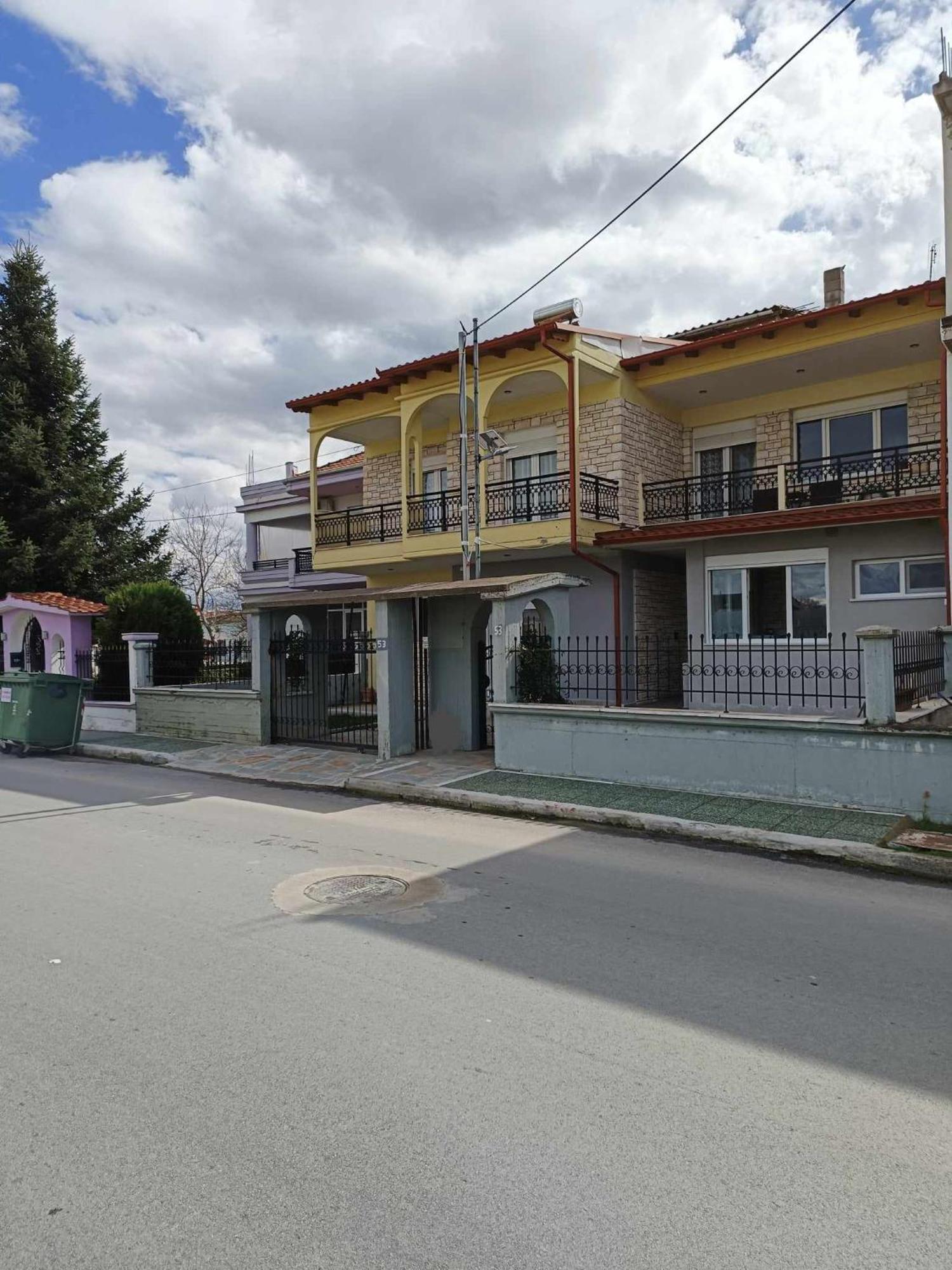 Polys Apartment And Paraskevi Studio With View Ptolemaida Esterno foto